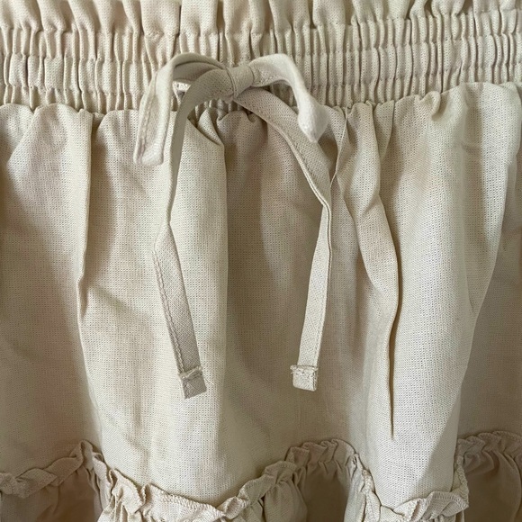 Beige Ruffle Mini Skirt Size XL - Picture 4 of 6